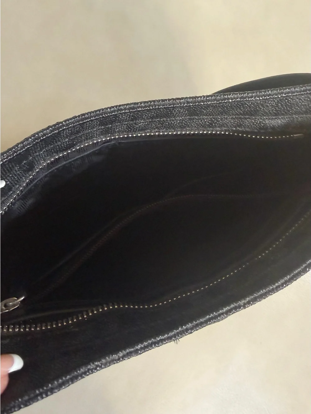 Michael Kors Jet Set travel messenger crossbody (Black with Silver)